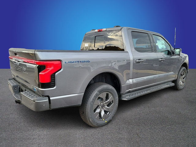 New 2023 Ford F150 Lightning Lariat w/ Max Trailer Tow Package AWD/4WD image 3
