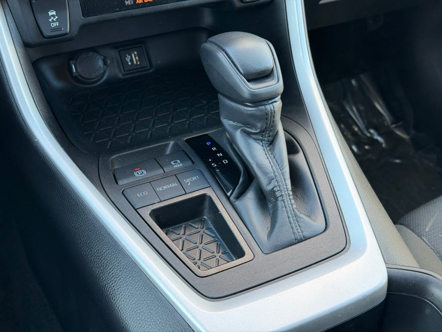 Used 2024 Toyota RAV4 XLE image 34