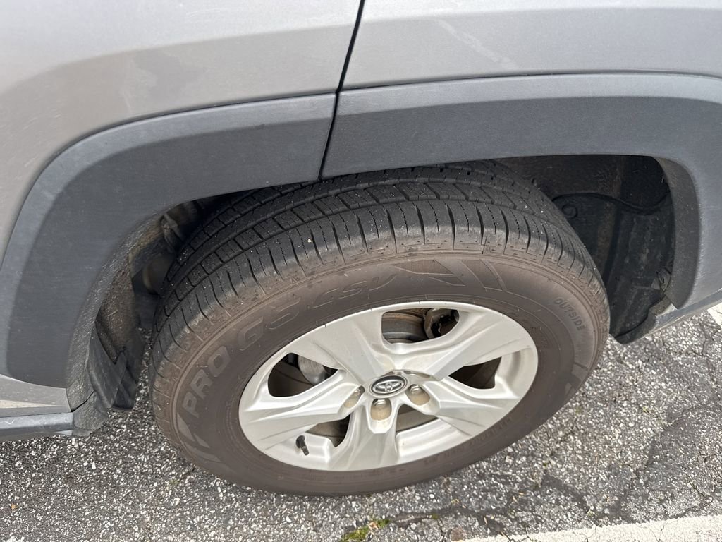 Used 2020 Toyota RAV4 XLE image 11