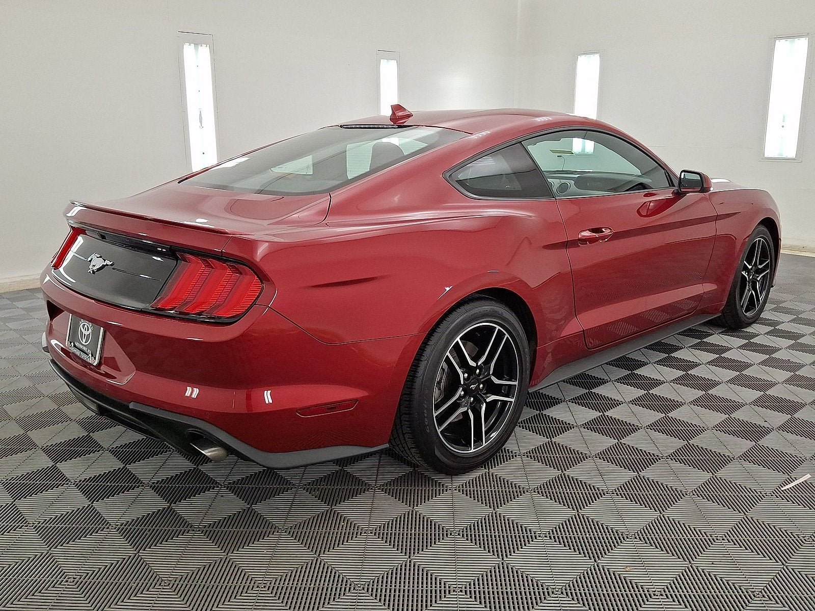 Used 2022 Ford Mustang Premium w/ Ford Safe & Smart Package RWD image 17