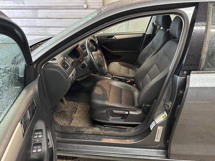 Used 2011 Volkswagen Jetta TDI FWD image 22