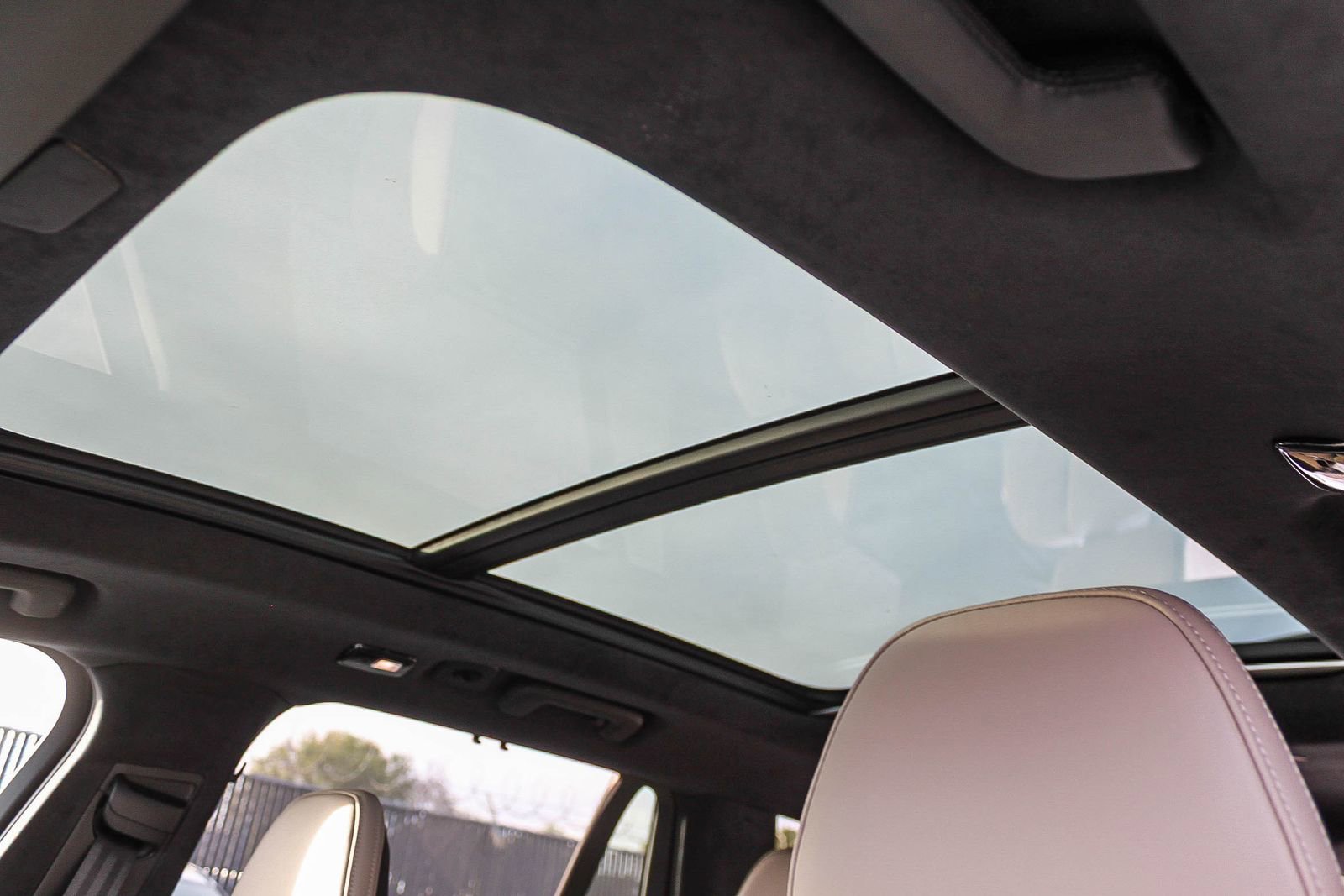 New 2026 Volvo XC90 T8 Ultra w/ Lounge Package image 29