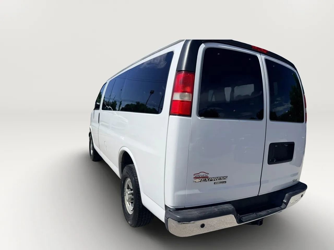 Used 2014 Chevrolet Express 3500 LT w/ LT Preferred Equipment Group RWD image 5