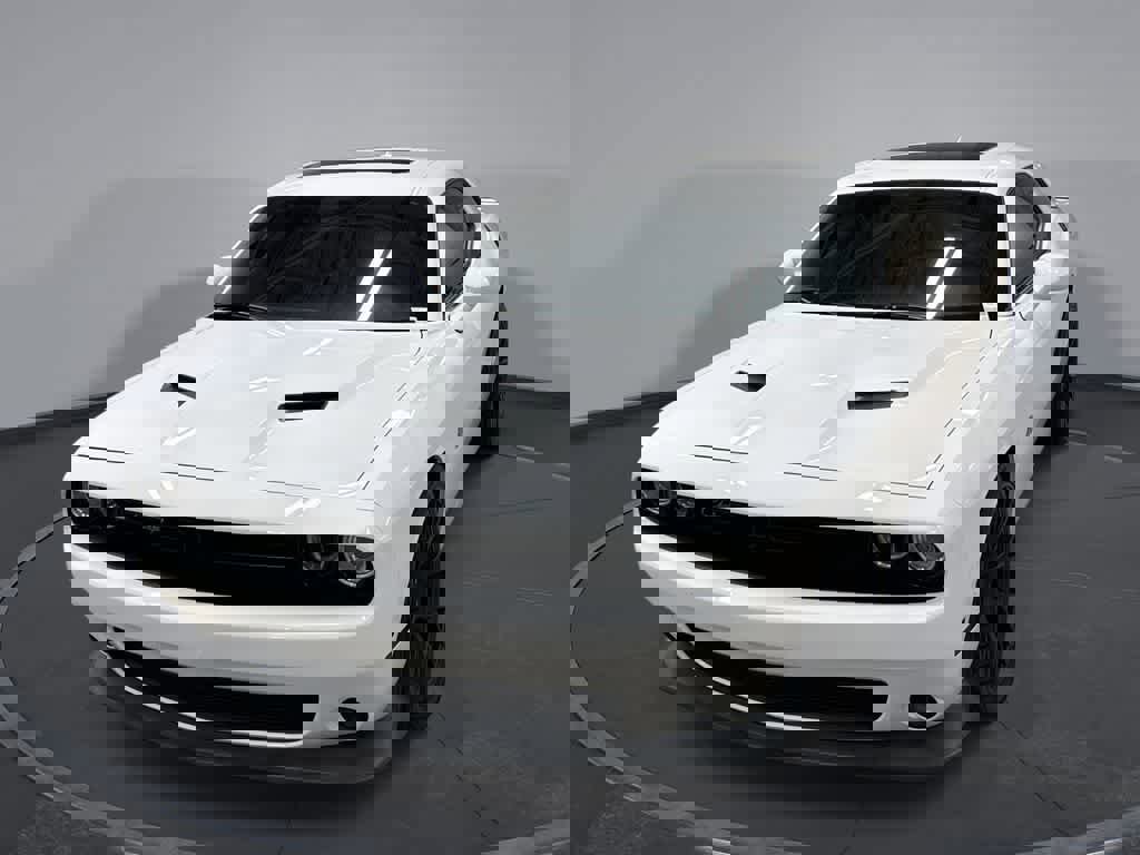 Used 2018 Dodge Challenger R/T Scat Pack w/ Leather Interior Group image 1