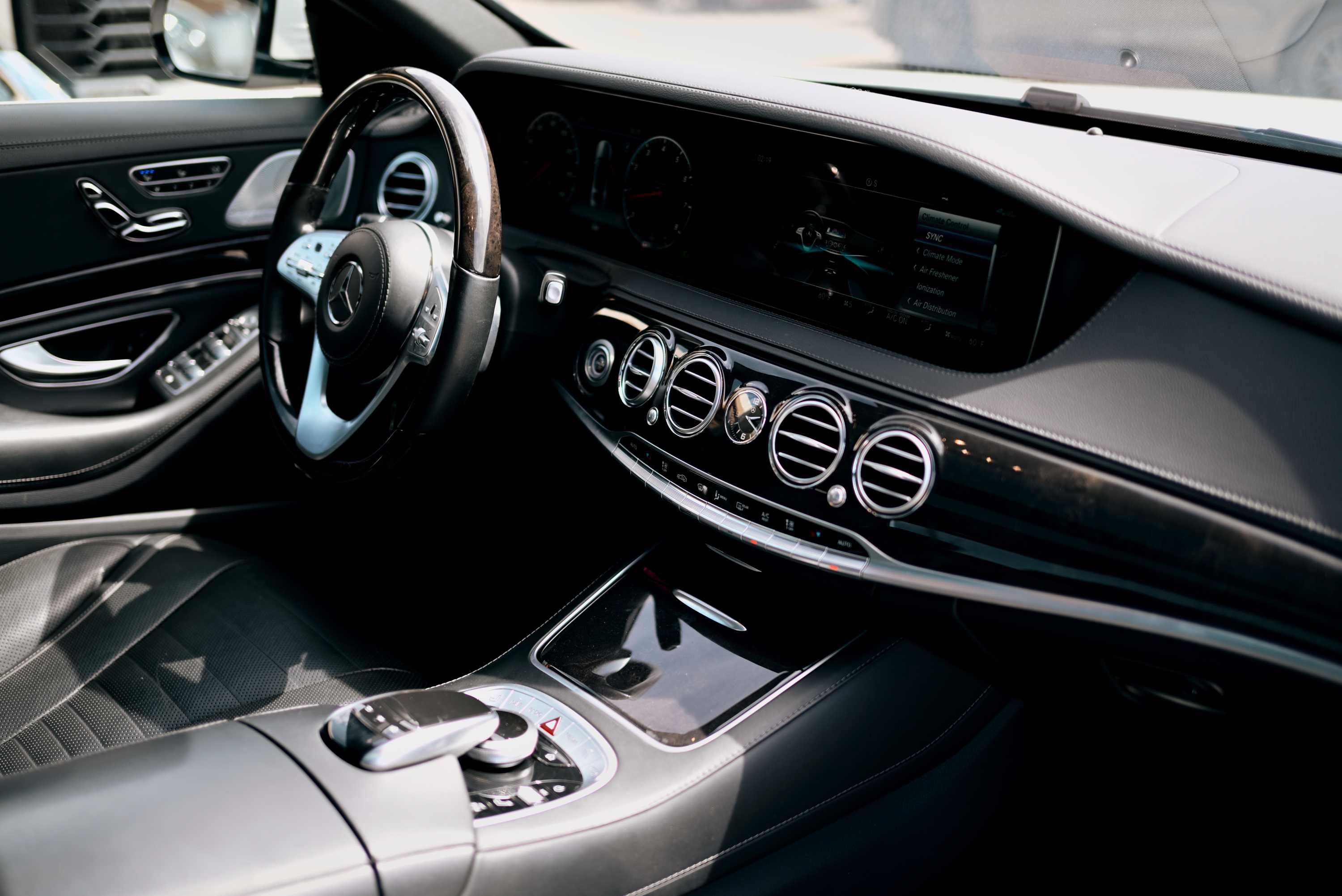 Used 2019 Mercedes-Benz S 560 Sedan w/ AMG Line Exterior image 17