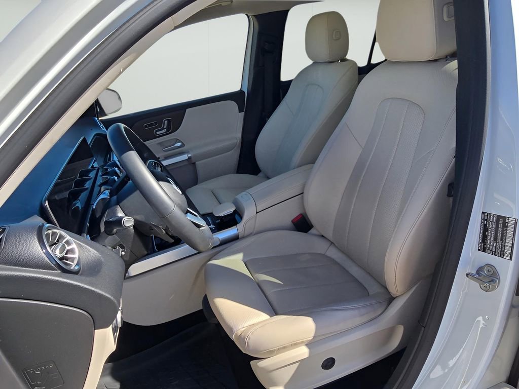 Used 2021 Mercedes-Benz GLB 250 4MATIC w/ Premium Package image 29