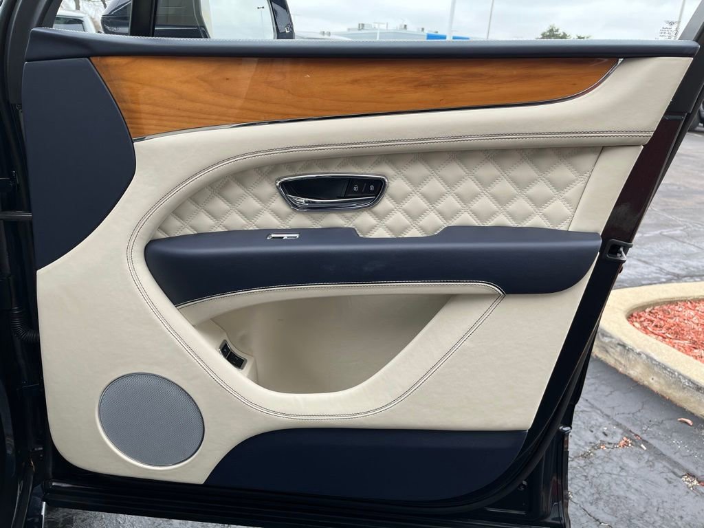 Used 2021 Bentley Bentayga Speed image 31