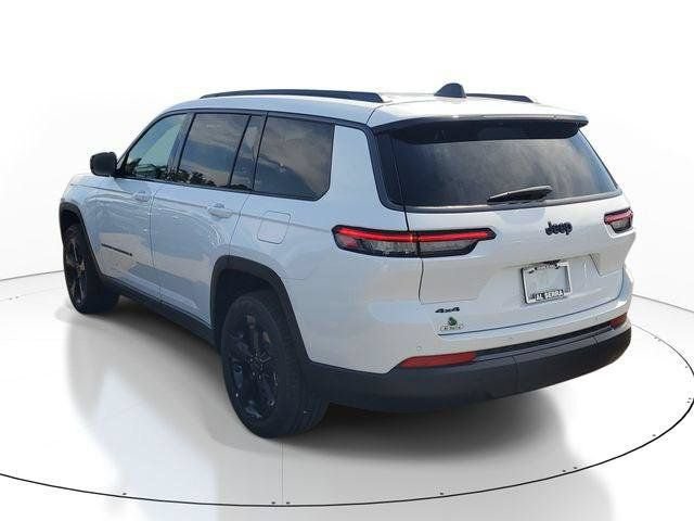 New 2026 Jeep Grand Cherokee L Limited w/ Limited Altitude Package AWD/4WD image 3
