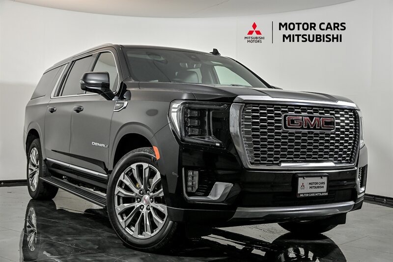 Used 2021 GMC Yukon XL Denali w/ Denali Premium Package AWD/4WD image 1