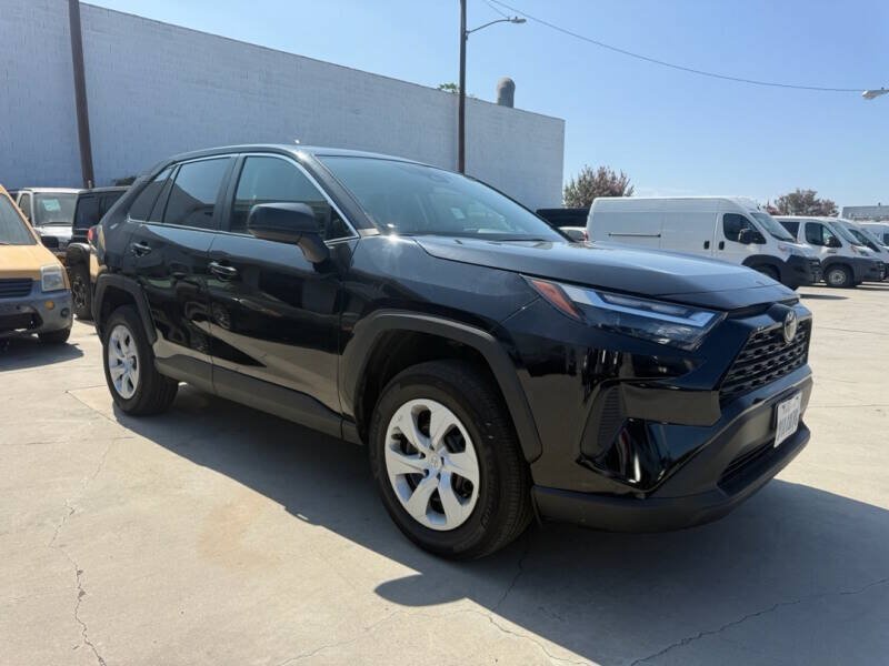 Used 2025 Toyota RAV4 LE FWD image 1