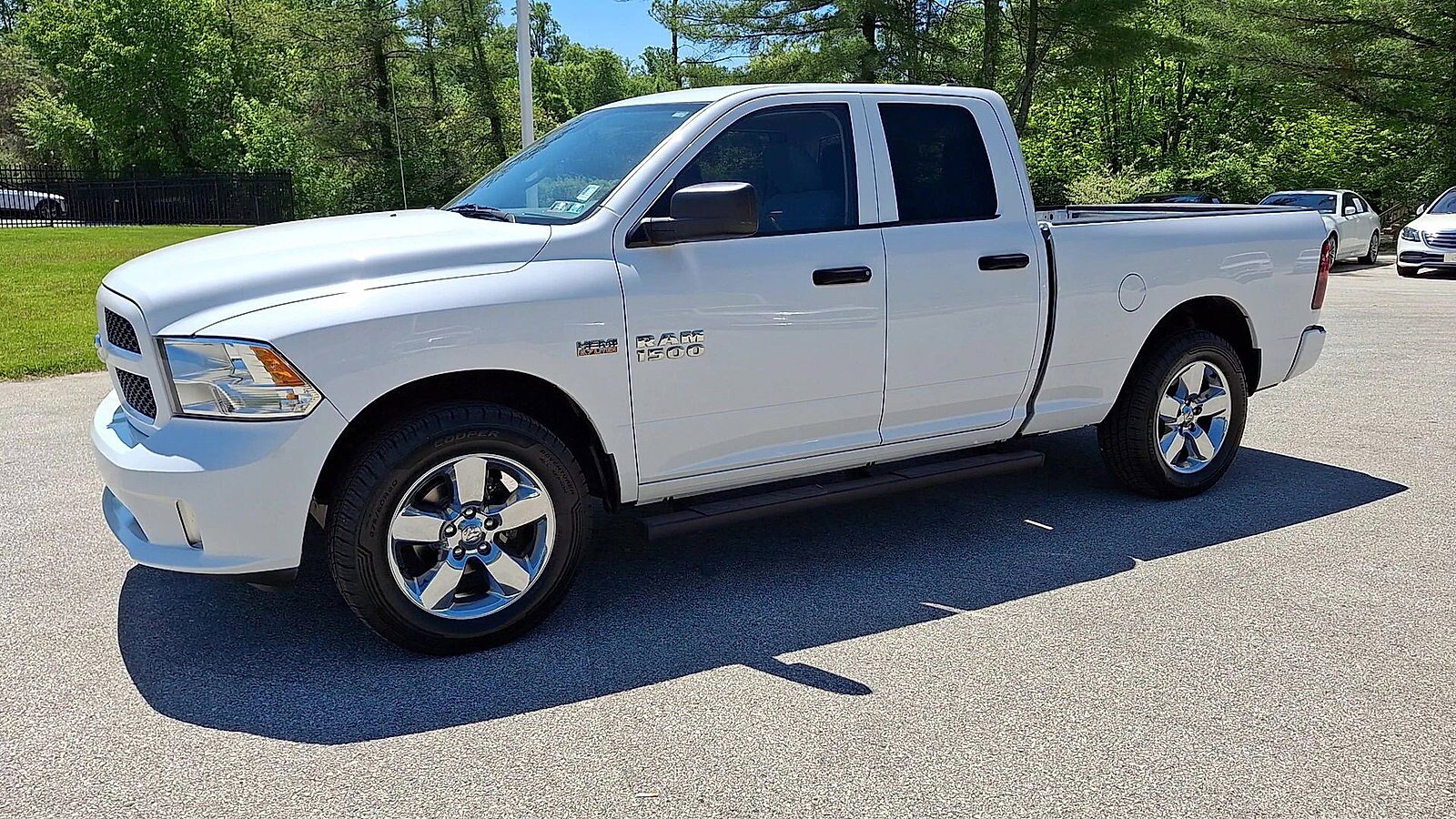 Used 2018 RAM 1500 Express w/ Express Value Package AWD/4WD image 5