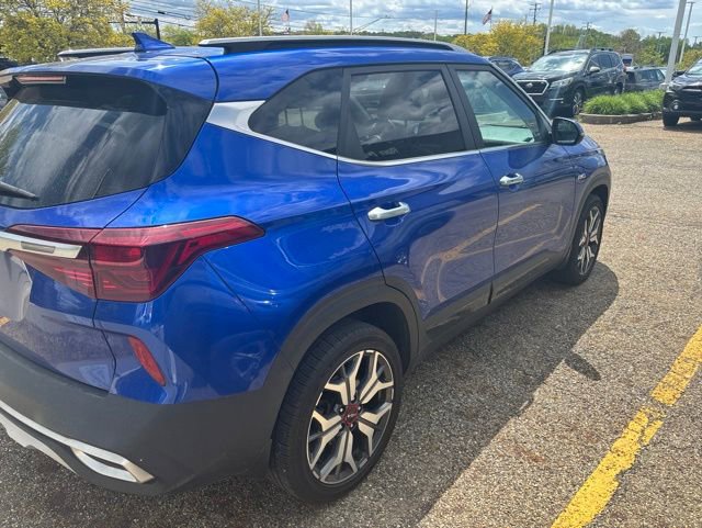 Used 2022 Kia Seltos SX w/ Sunroof Package AWD/4WD image 3