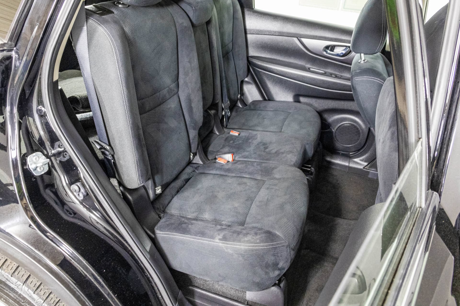 Used 2016 Nissan Rogue S AWD/4WD image 39