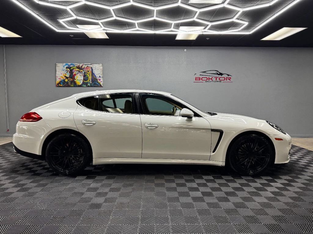 Used 2015 Porsche Panamera 4 image 16