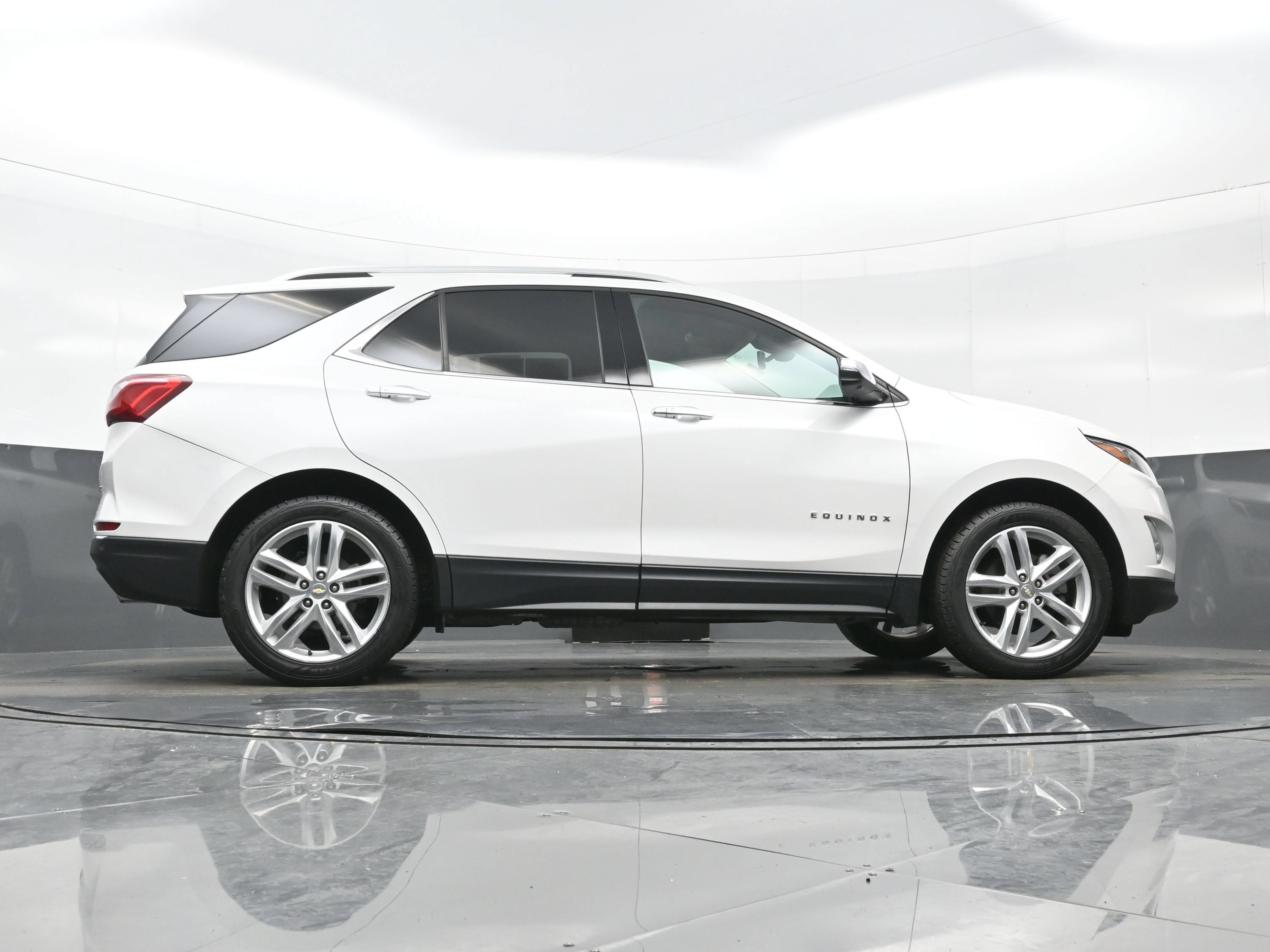 Used 2019 Chevrolet Equinox Premier AWD/4WD image 34