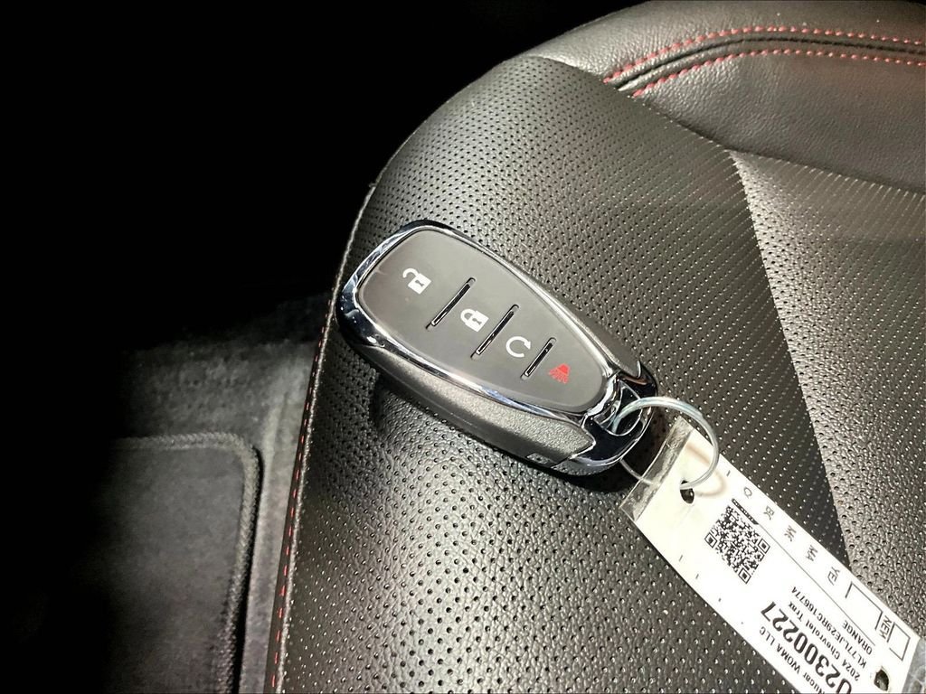 Used 2024 Chevrolet Trax RS w/ Driver Confidence Package FWD image 29
