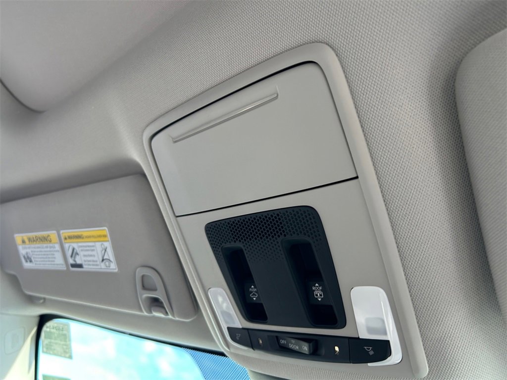 New 2025 Honda Pilot Touring image 17