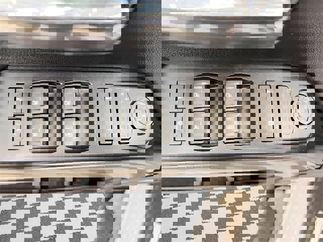 Used 2018 Chevrolet Silverado 1500 LT w/ All Star Edition image 15