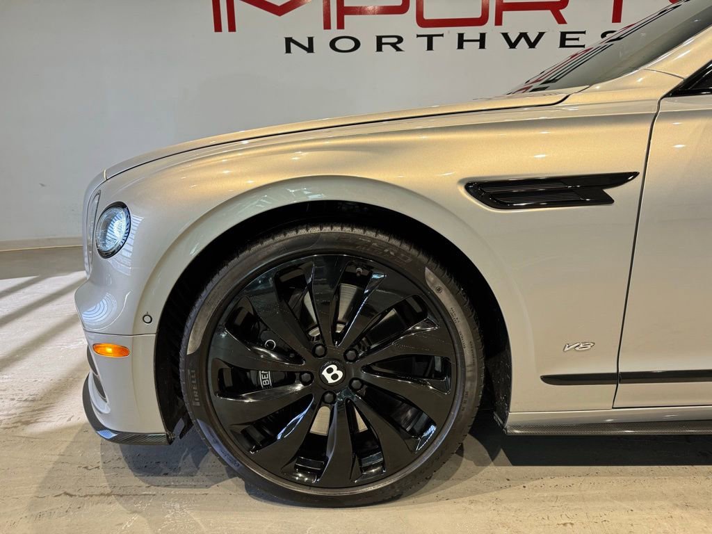 Used 2022 Bentley Flying Spur V8 image 7