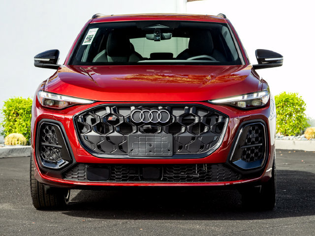 New 2026 Audi SQ5 Prestige AWD/4WD image 3