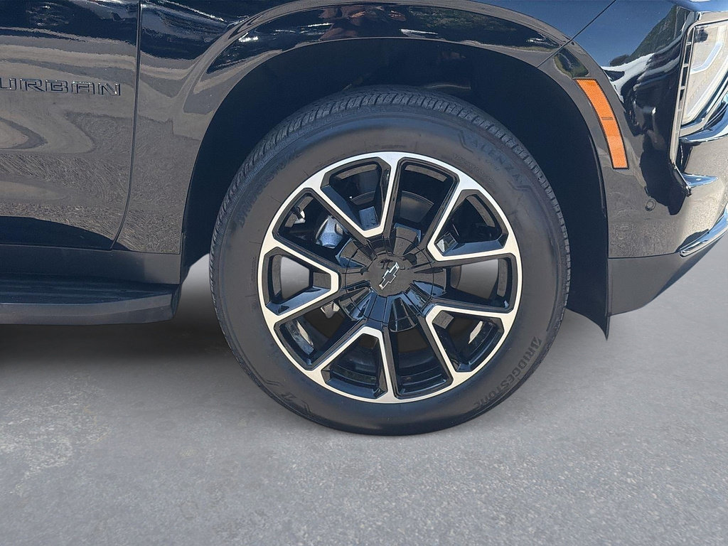 Used 2026 Chevrolet Suburban RST AWD/4WD image 30