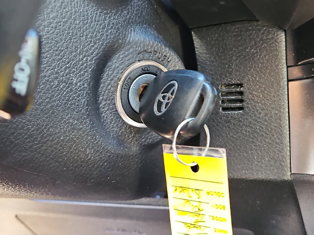Used 2022 Toyota Tacoma SR5 AWD/4WD image 31