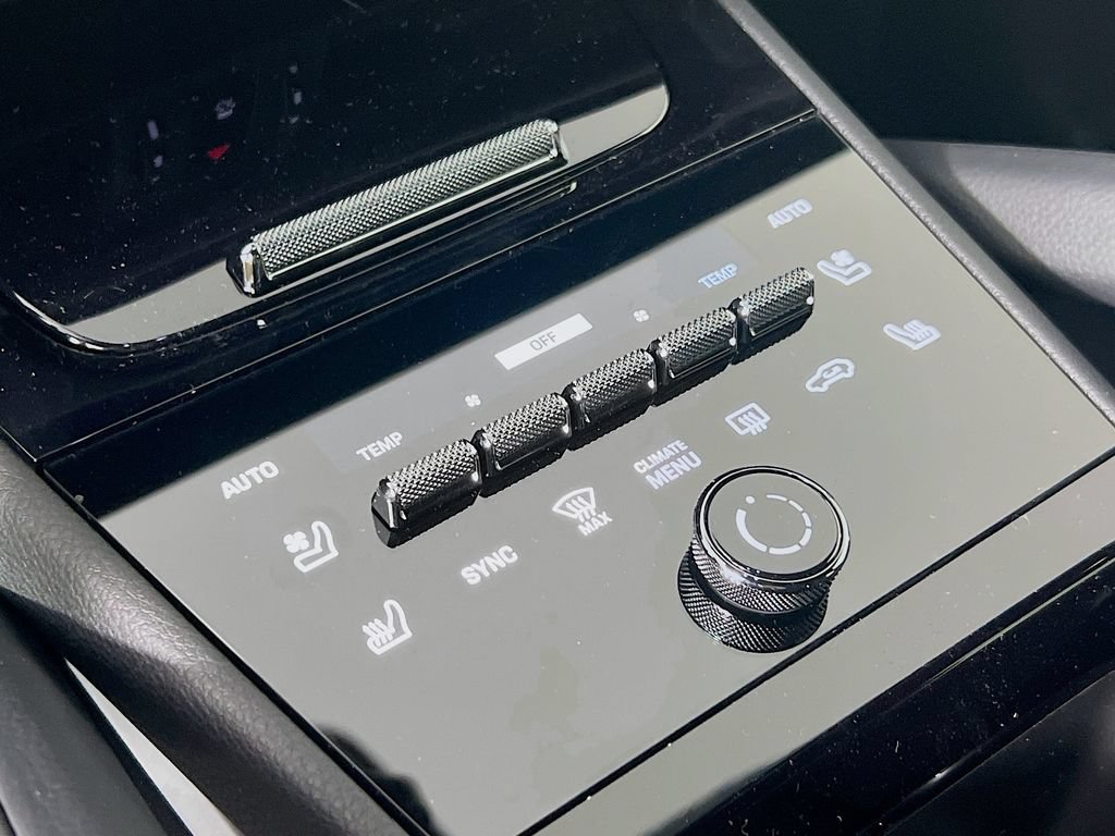New 2026 Porsche Cayenne E-Hybrid Coupe AWD/4WD image 18
