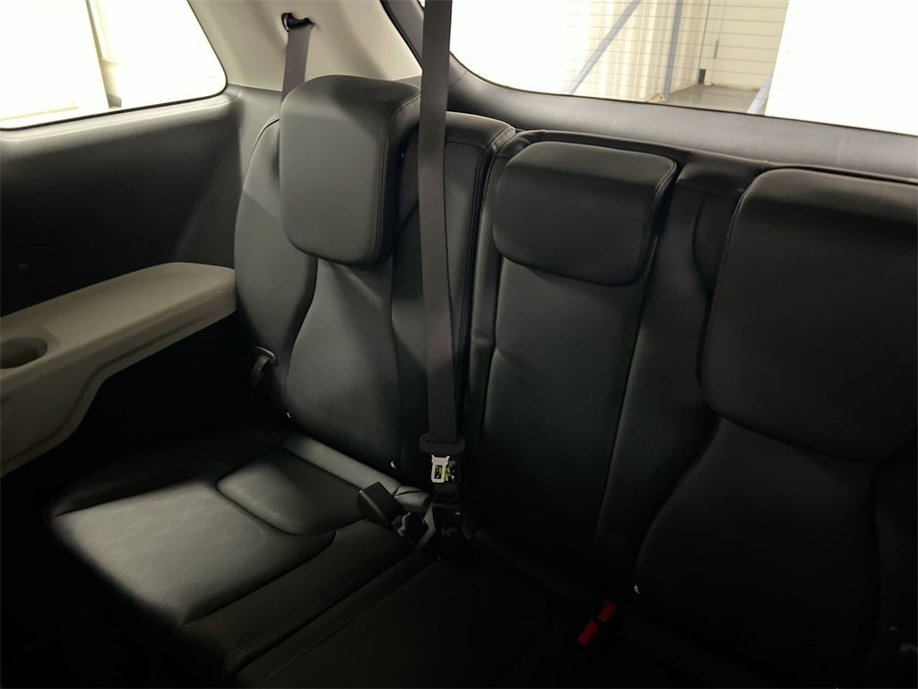 Used 2023 Kia Carnival LX image 28