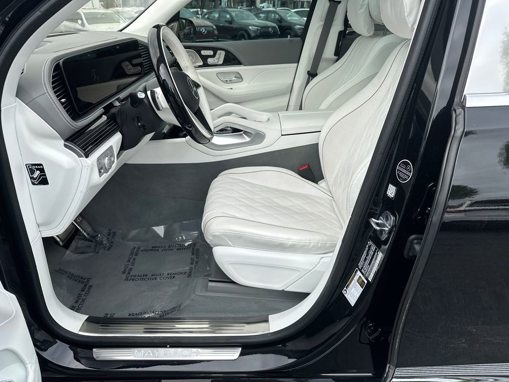 Certified 2025 Mercedes-Benz Maybach GLS 600 4MATIC image 9