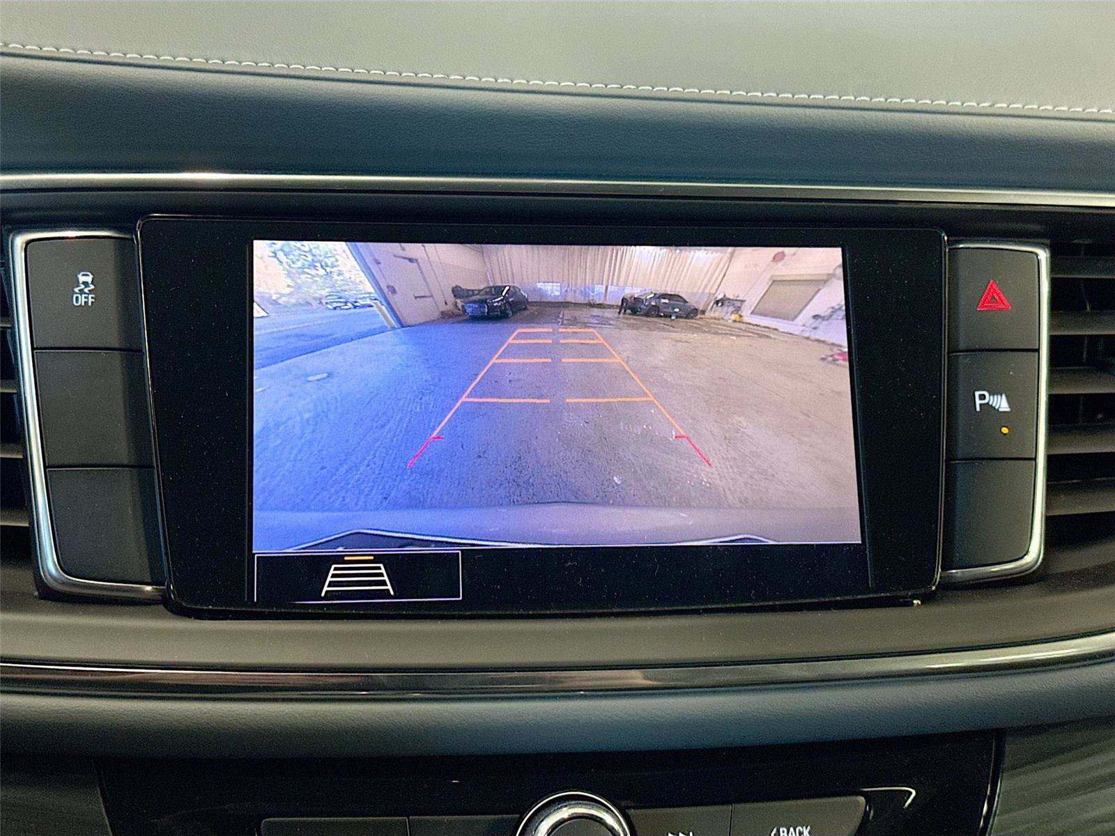 Used 2020 Buick Enclave Essence image 14