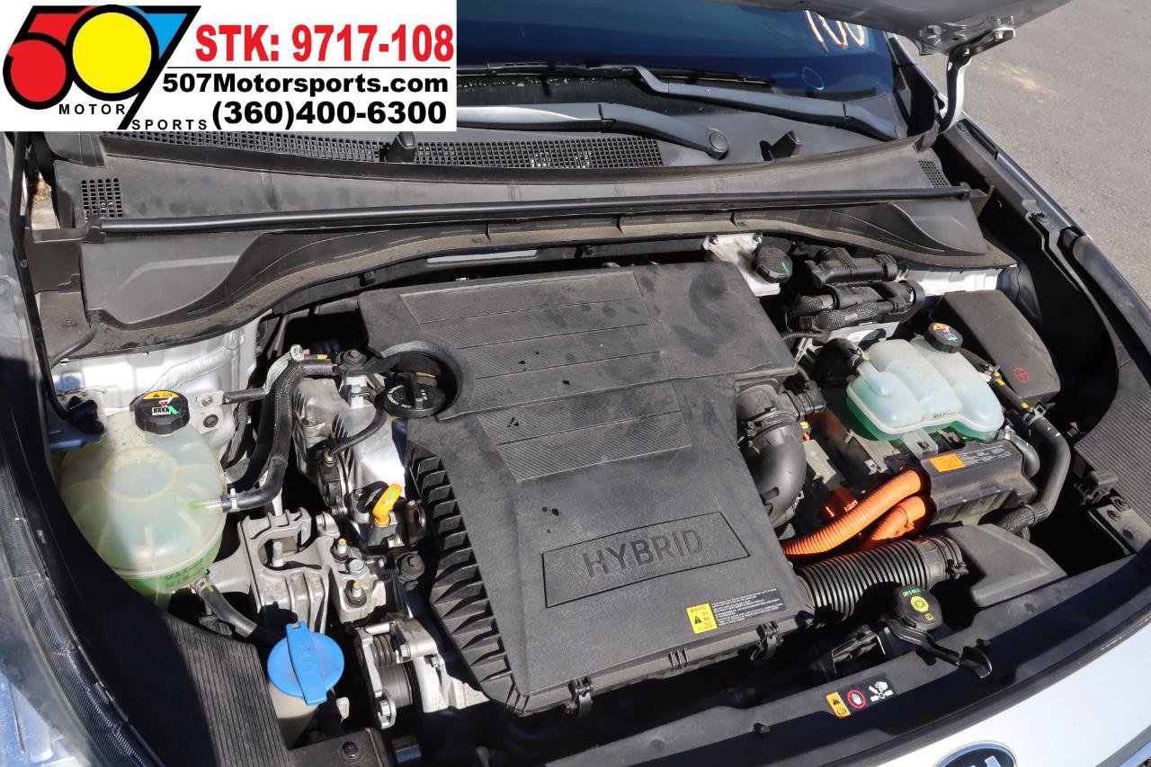 Used 2017 Kia Niro EX FWD image 22