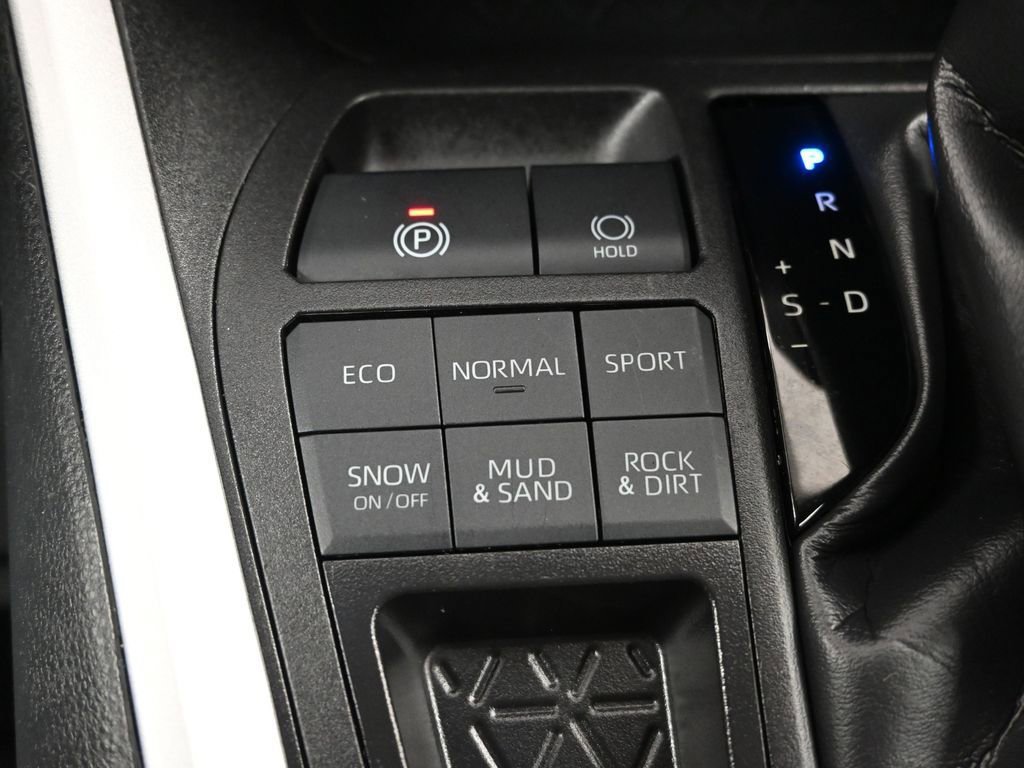 Used 2024 Toyota RAV4 LE image 24
