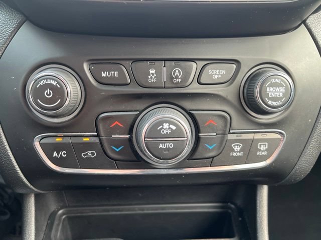 Certified 2019 Jeep Cherokee Limited AWD/4WD image 29