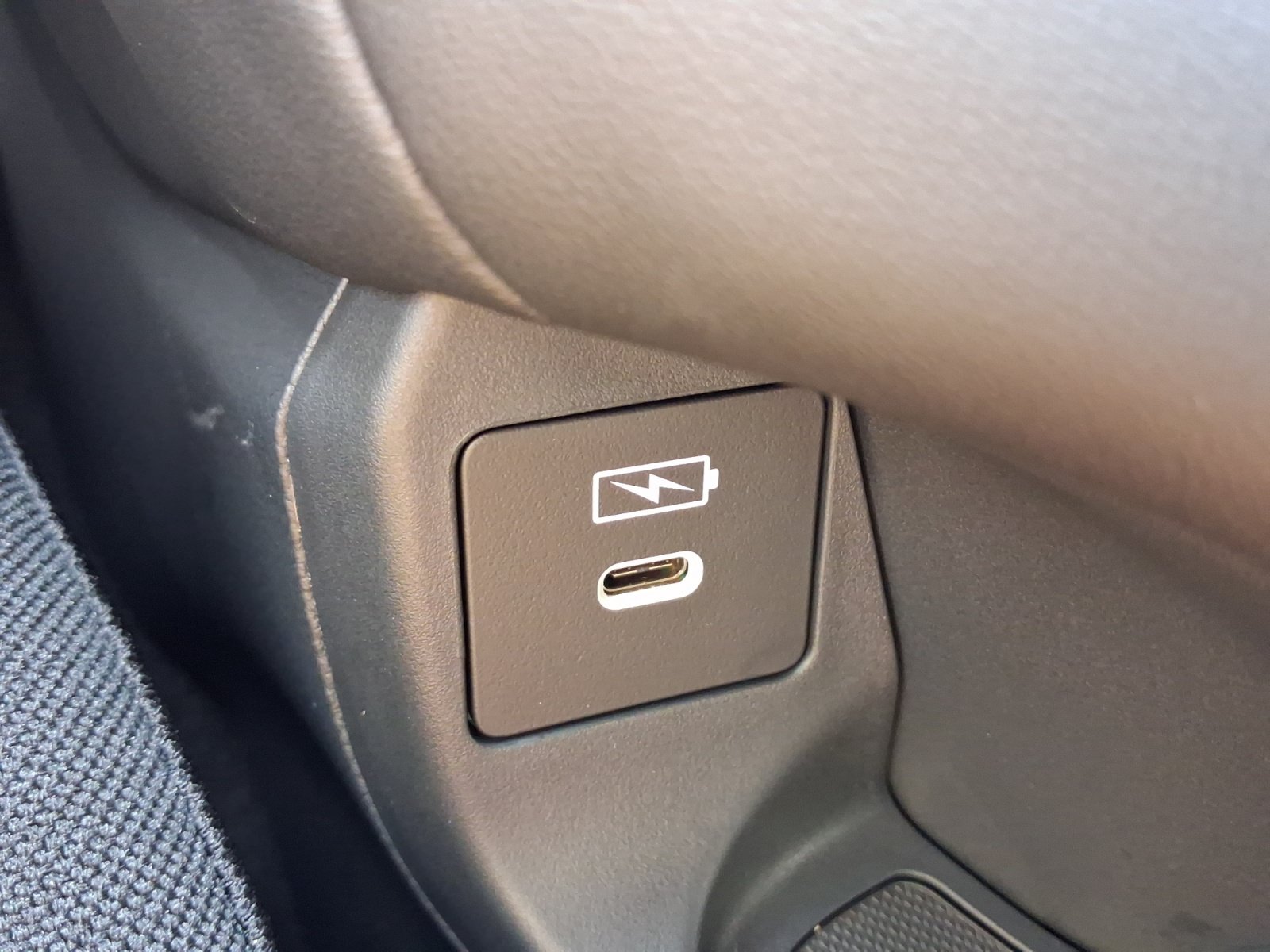 Used 2027 Honda HR-V LX image 22