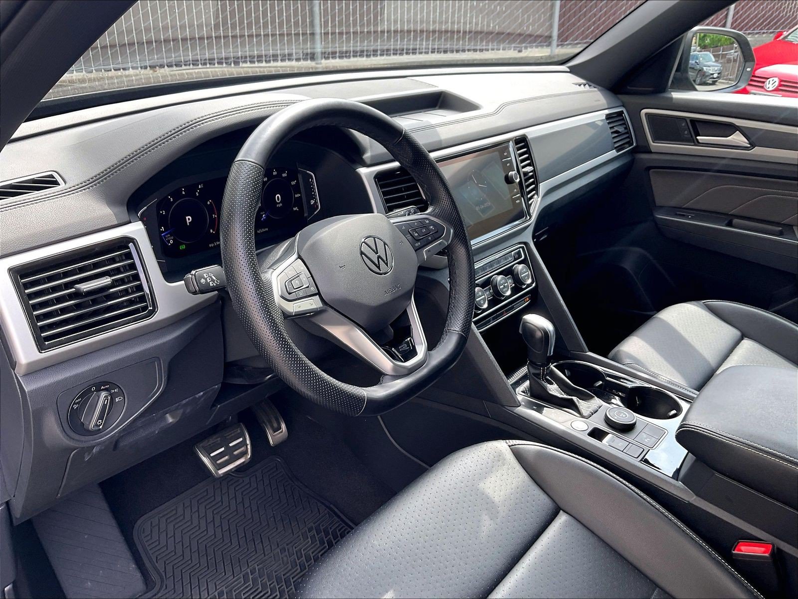 Certified 2022 Volkswagen Atlas Cross Sport SEL R-Line AWD/4WD image 14