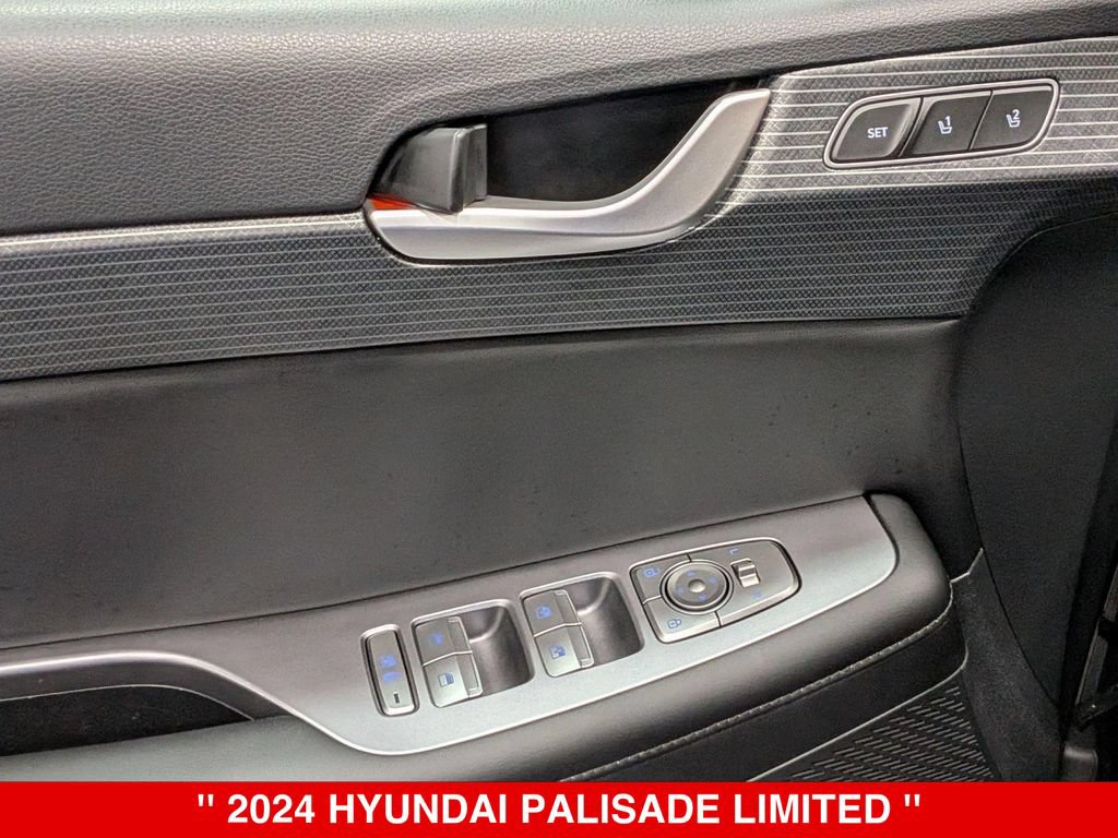 Used 2024 Hyundai Palisade Limited AWD/4WD image 15