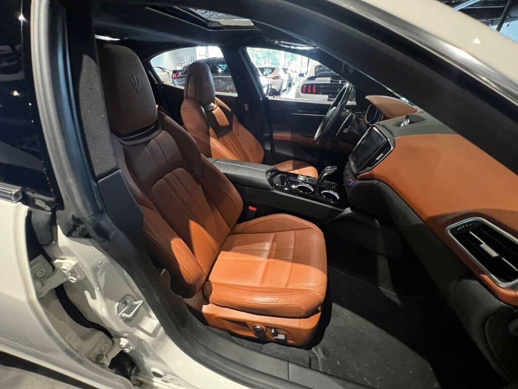 Used 2019 Maserati Ghibli GranSport image 31