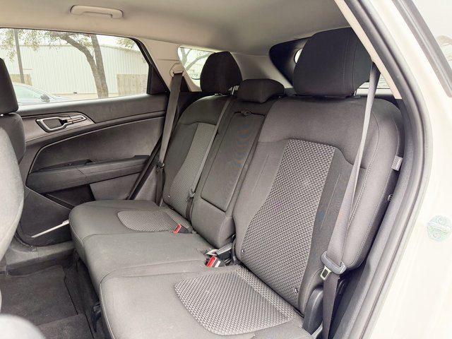 Used 2024 Kia Sportage LX image 16