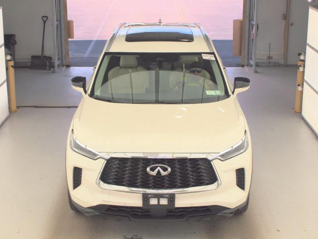 Used 2023 INFINITI QX60 Luxe w/ Cargo Package image 2