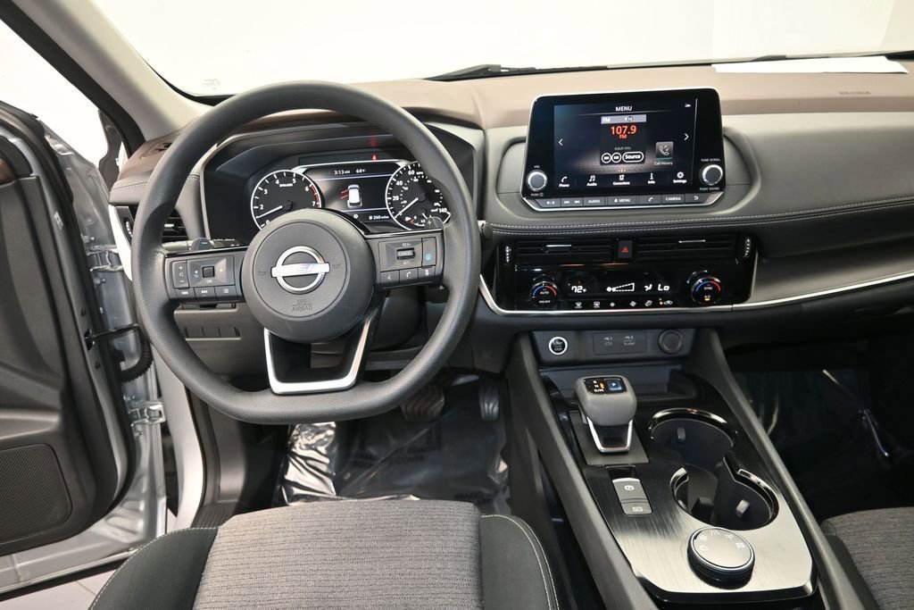 Used 2022 Nissan Rogue SV AWD/4WD image 16