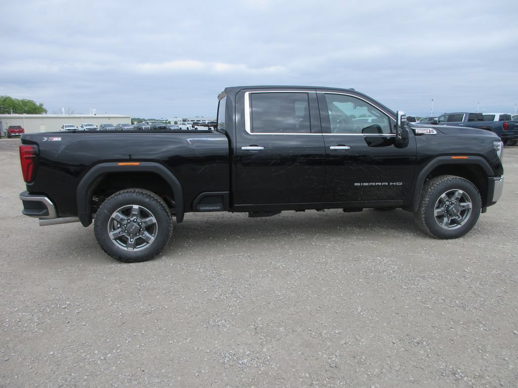 New 2026 GMC Sierra 2500 SLT AWD/4WD image 3