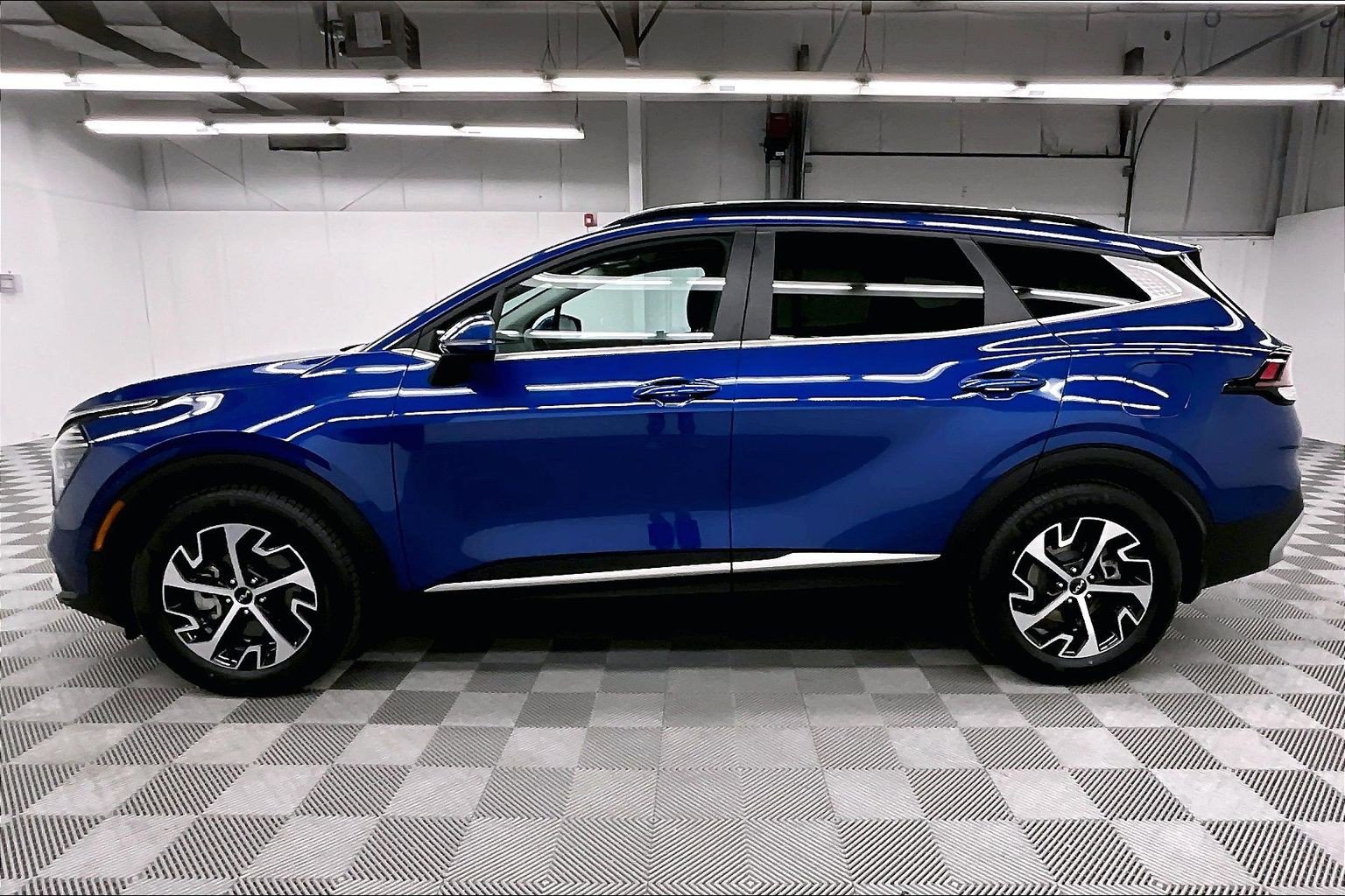 Used 2025 Kia Sportage EX w/ Premium Package FWD image 14