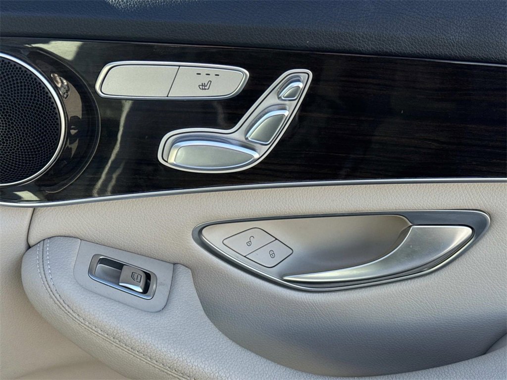 Used 2019 Mercedes-Benz C 300 Sedan image 32