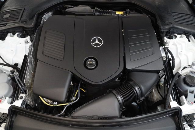 Used 2025 Mercedes-Benz C 300 4MATIC Sedan image 32
