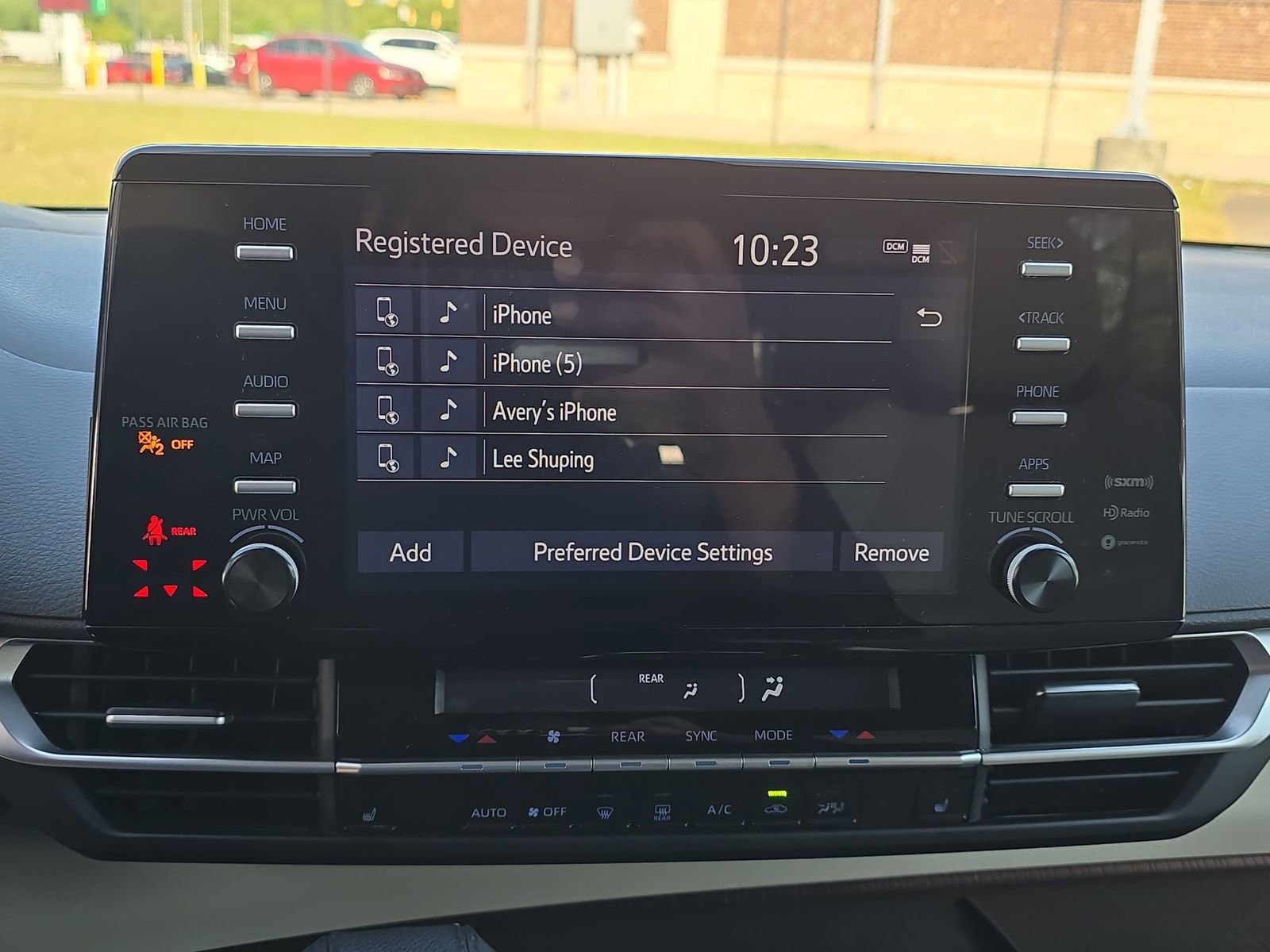 Used 2021 Toyota Sienna XLE image 27