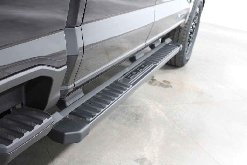 New 2026 Ford F250 Lariat w/ Black Appearance Package image 16