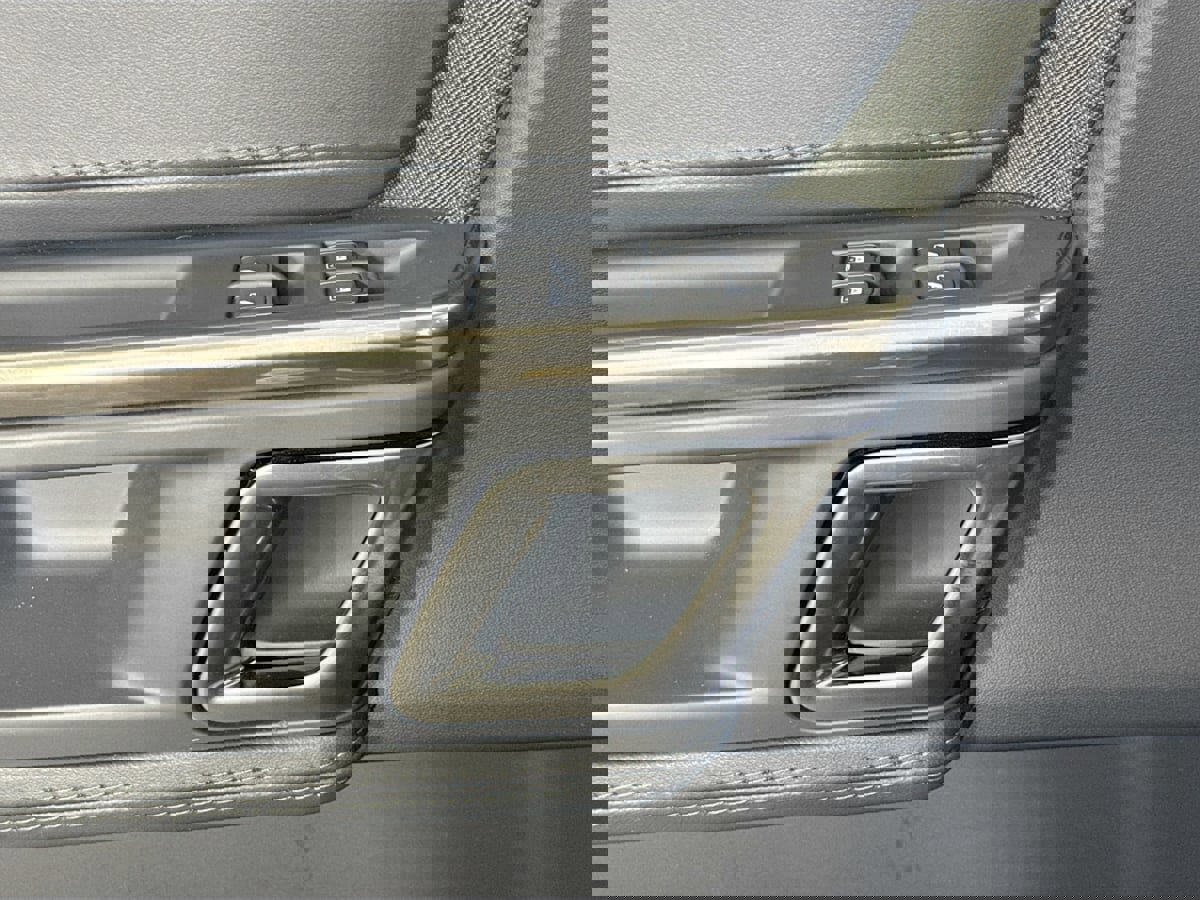 Used 2024 Rivian R1S Adventure image 21