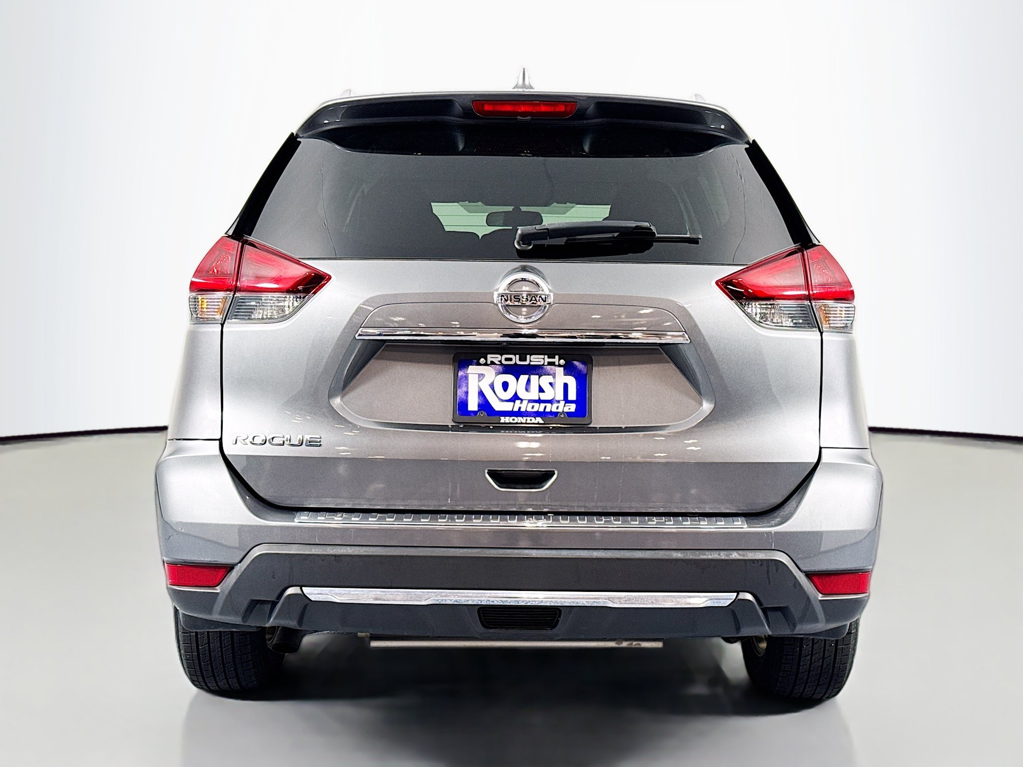 Used 2018 Nissan Rogue FWD image 6