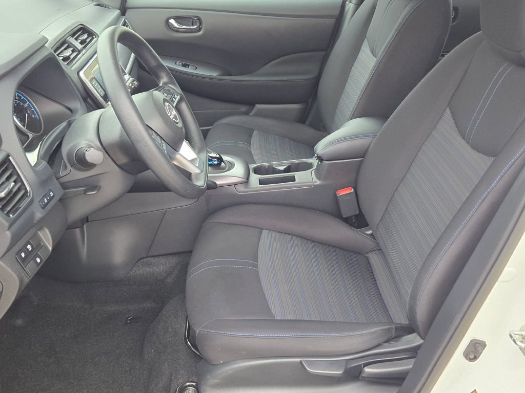 Used 2025 Nissan Leaf S FWD image 21