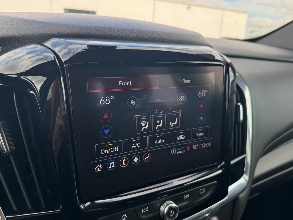 Used 2023 Chevrolet Traverse LT image 22